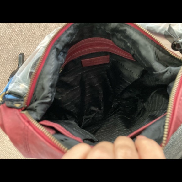 NEW with tags. Red Simply Vera, Vera Wang purse - Picture 5 of 6